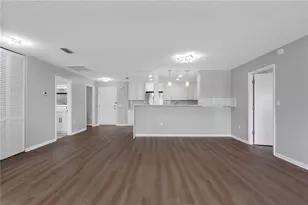 100 Bluff View Dr, Belleair Bluffs, FL 33770 - Photo 12