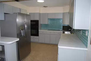 2851 67th St N, Saint Petersburg, FL 33710 - Photo 6