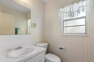 401 De Grasse Pl, Sun City Center, FL 33573 - Photo 16