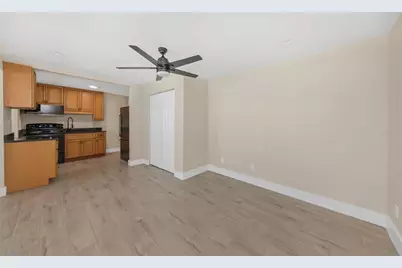 3000 Beach Boulevard S #6, Gulfport, FL 33707 - Photo 6