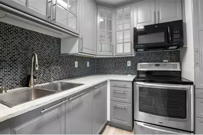1904 Canterbury Lane #13, Sun City Center, FL 33573 - Photo 8