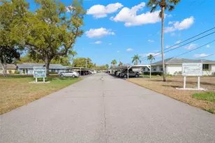 1904 Canterbury Ln, Sun City Center, FL 33573 - Photo 28