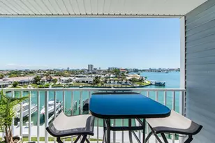 610 Island Way, Clearwater Beach, FL 33767 - Photo 4
