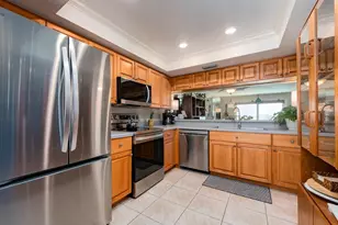 610 Island Way, Clearwater Beach, FL 33767 - Photo 10
