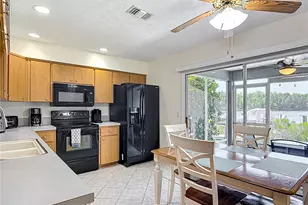 11122 W Cove Harbor Dr, Crystal River, FL 34428 - Photo 10