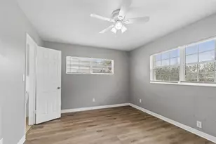 9931 110th St, Seminole, FL 33772 - Photo 30