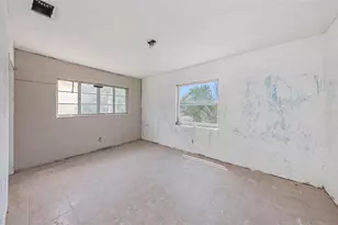 6235 Hampton Dr N, Saint Petersburg, FL 33710 - Photo 16