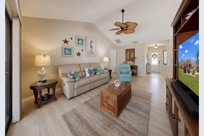 319 Linger Lane, Sun City Center, FL 33573 - Photo 10