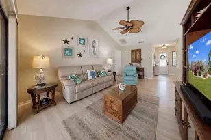 319 Linger Ln, Sun City Center, FL 33573 - Photo 10