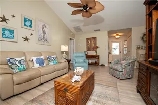 319 Linger Ln, Sun City Center, FL 33573 - Photo 8