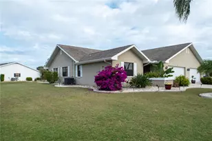 319 Linger Ln, Sun City Center, FL 33573 - Photo 2