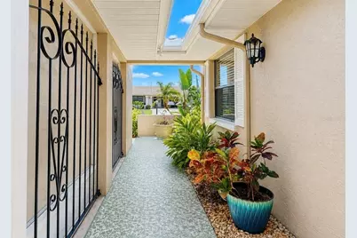 319 Linger Lane, Sun City Center, FL 33573 - Photo 6