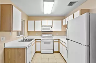 2209 Fluorshire Dr, Brandon, FL 33511 - Photo 12