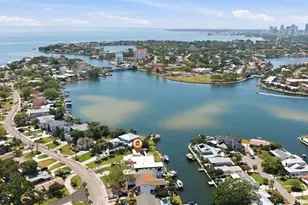 3876 Shore Acres Blvd NE, Saint Petersburg, FL 33703 - Photo 6