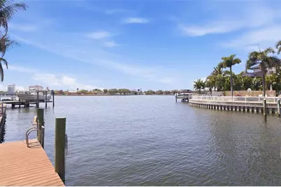 3876 Shore Acres Boulevard NE, Saint Petersburg, FL 33703 - Photo 22