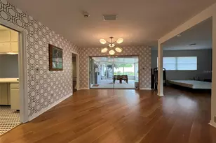 520 S Riverhills Dr, Temple Terrace, FL 33617 - Photo 6