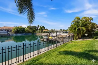 1997 Hawaii Avenue NE, Saint Petersburg, FL 33703 - Photo 44