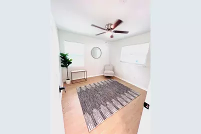 1300 21st Street S, Saint Petersburg, FL 33712 - Photo 10