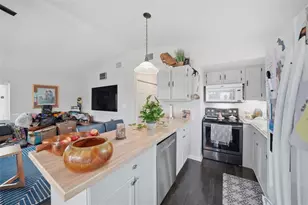 15823 Redington Dr, Redington Beach, FL 33708 - Photo 10