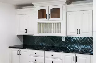 900 79th St S, Saint Petersburg, FL 33707 - Photo 14