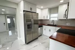 130 Virginia Ct, Englewood, FL 34223 - Photo 10