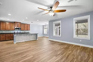 16109 Starling Crossing Dr, Lithia, FL 33547 - Photo 4
