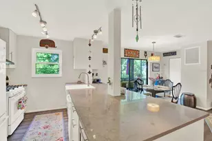 5980 Terrace Park Dr N, Saint Petersburg, FL 33709 - Photo 8