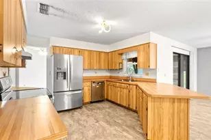 5112 Bernadette Dr, Zephyrhills, FL 33541 - Photo 6