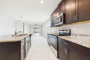 38707 Finn Clover Ln, Zephyrhills, FL 33540 - Photo 4