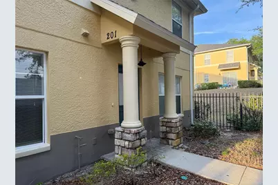 201 Draw Bridge Ln, Valrico, FL 33594 - Photo 2