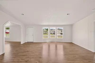 9150 Wood Terrace Drive, Tampa, FL 33637 - Photo 8