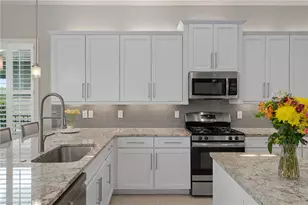 30351 Tristania Ct, Wesley Chapel, FL 33543 - Photo 20