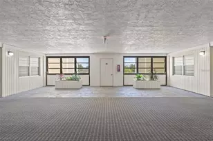 4651 1st St NE, Saint Petersburg, FL 33702 - Photo 24