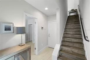 915 Arlington Ave N, Saint Petersburg, FL 33705 - Photo 8