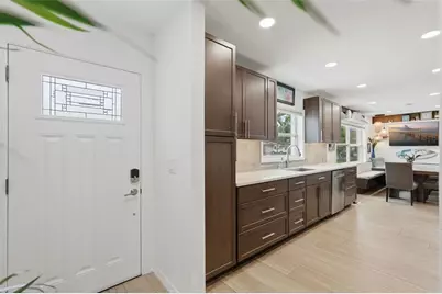 3698 61st Way N, Saint Petersburg, FL 33710 - Photo 4