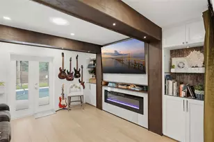 3698 61st Way N, Saint Petersburg, FL 33710 - Photo 10