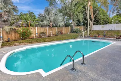220 Normandy Circle W, Palm Harbor, FL 34683 - Photo 2