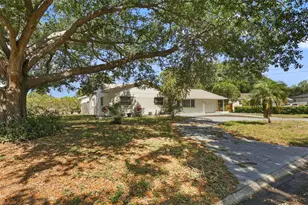 1700 63rd St N, Saint Petersburg, FL 33710 - Photo 2
