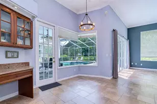 5201 Laurel Pointe Dr, Valrico, FL 33594 - Photo 8