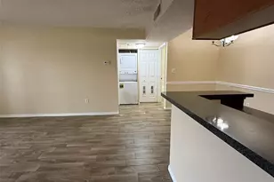 221 Lake Brook Cir, Brandon, FL 33511 - Photo 18