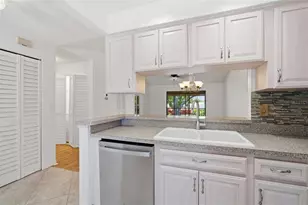 309 Knottwood Ct, Sun City Center, FL 33573 - Photo 14