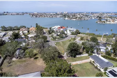 662 Villagrande Avenue S, Saint Petersburg, FL 33707 - Photo 58