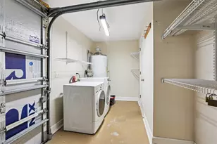 205 Southeast Jefferson Cir N, Saint Petersburg, FL 33703 - Photo 24