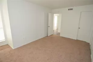 5004 Castile Pl, Tampa, FL 33617 - Photo 56