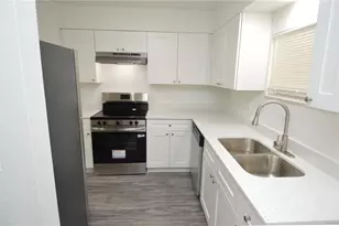 5004 Castile Pl, Tampa, FL 33617 - Photo 16