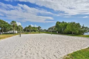 213 Sea Horse Dr SE, Saint Petersburg, FL 33705 - Photo 98