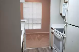 8630 Mallard Reserve Dr, Tampa, FL 33614 - Photo 6