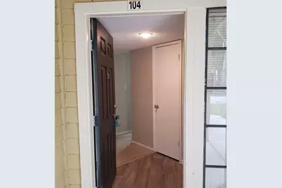 8630 Mallard Reserve Drive #104, Tampa, FL 33614 - Photo 2