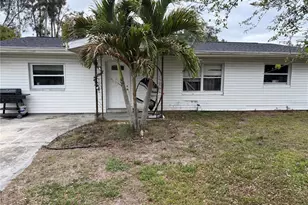 3915 51st Ave N, Saint Petersburg, FL 33714 - Photo 2