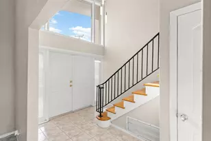 7887 9th Ave S, Saint Petersburg, FL 33707 - Photo 6